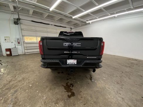 Used 2025 GMC Sierra 2500 Denali Ultimate w/ Max Trailering Package image 5