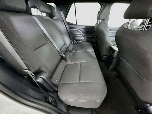 Certified 2025 Toyota 4Runner SR5 AWD/4WD image 27
