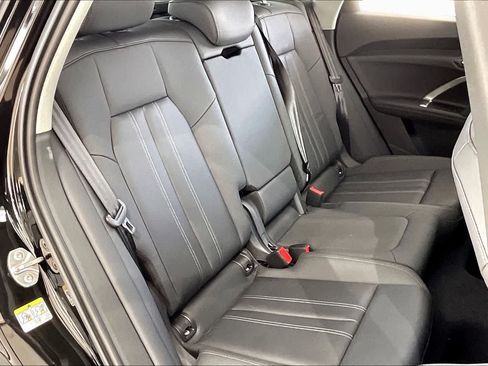 Certified 2025 Audi Q5 Premium w/ Convenience Package AWD/4WD image 20