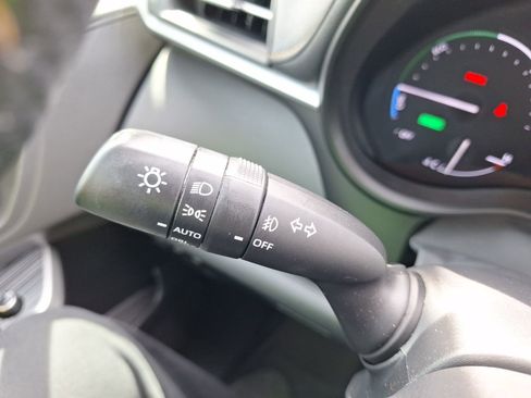 Used 2024 Toyota Sienna XLE Woodland Edition image 23