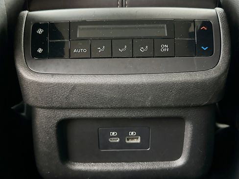 Used 2023 Nissan Pathfinder SV w/ SV Premium Package AWD/4WD image 27