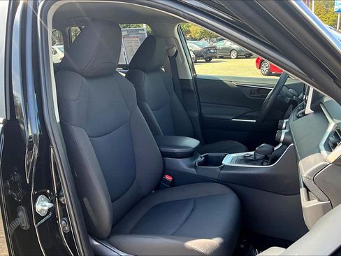 Used 2025 Toyota RAV4 LE AWD/4WD image 7