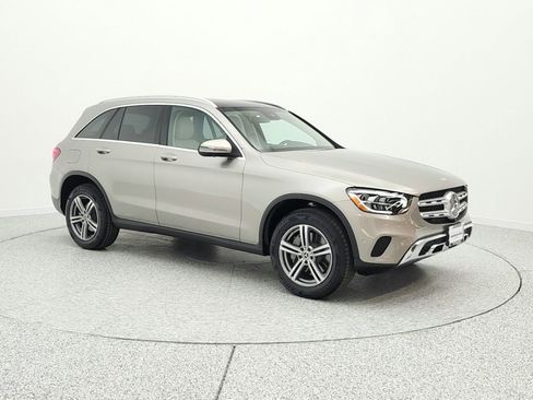 Used 2022 Mercedes-Benz GLC 300 image 3