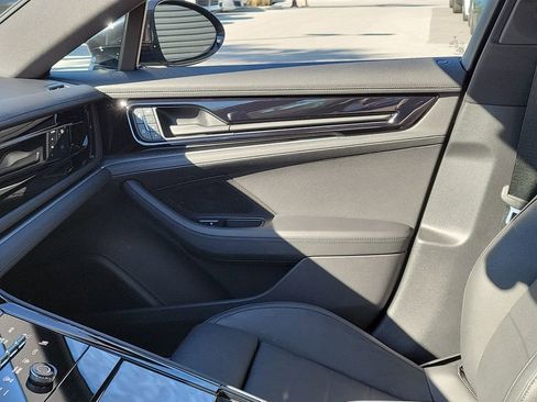 Certified 2024 Porsche Panamera 4 image 23
