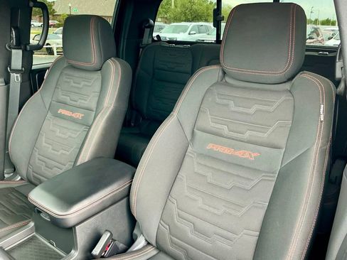 Used 2025 Nissan Frontier PRO-4X image 39