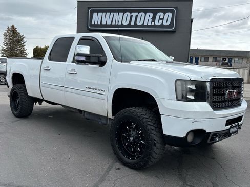 Used 2011 GMC Sierra 2500 Denali AWD/4WD image 1
