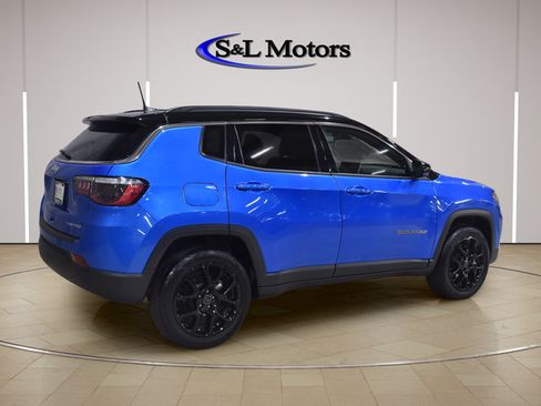 Used 2025 Jeep Compass Limited AWD/4WD image 8
