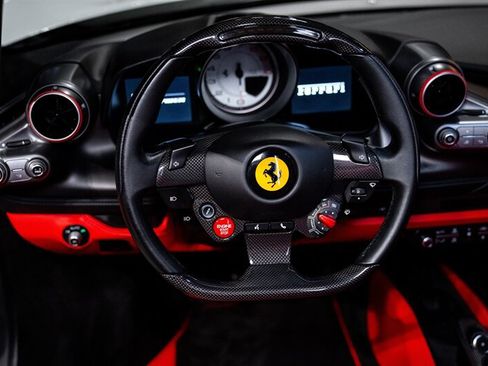 Used 2021 Ferrari F8 Tributo RWD image 16
