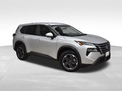 Used 2025 Nissan Rogue SV image 4