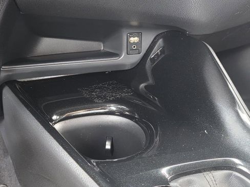 Used 2019 Toyota C-HR XLE FWD image 17