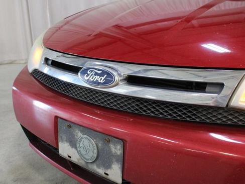 Used 2011 Ford Focus SE w/ Sedan SE Appearance Pkg FWD image 29