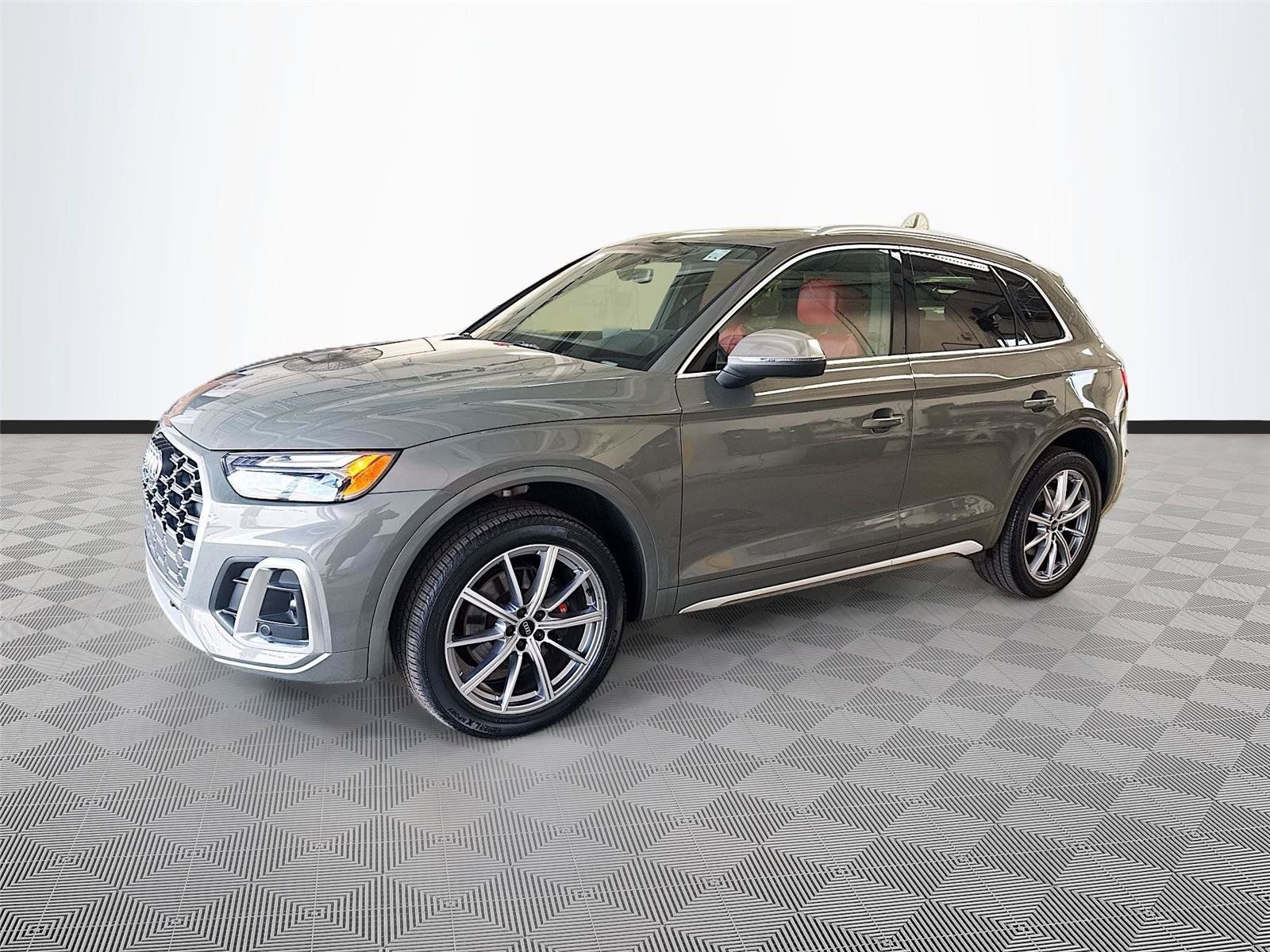 Used 2023 Audi SQ5 Premium Plus w/ Premium Plus Package AWD/4WD image 3