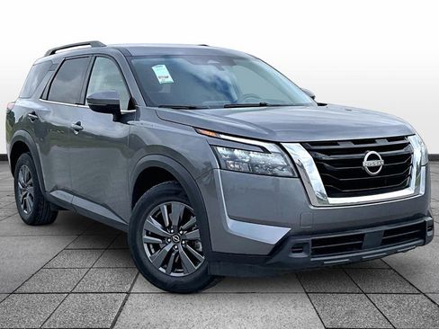 Used 2024 Nissan Pathfinder SV FWD image 2