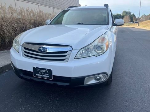Used 2011 Subaru Outback 2.5i Premium image 18