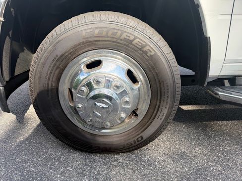 Used 2024 RAM 3500 Big Horn AWD/4WD image 20