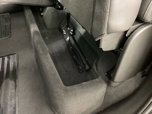 Used 2024 Chevrolet Silverado 3500 LTZ w/ LTZ Convenience Package image 17