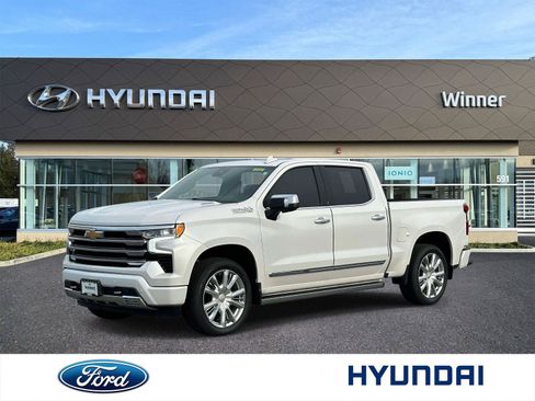 Used 2024 Chevrolet Silverado 1500 High Country AWD/4WD image 1
