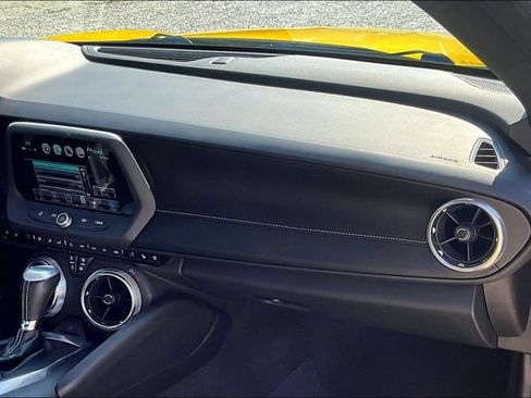 Used 2018 Chevrolet Camaro LT RWD image 13