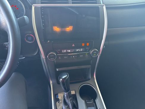 Used 2017 Toyota Camry XLE w/ Moonroof Package image 10