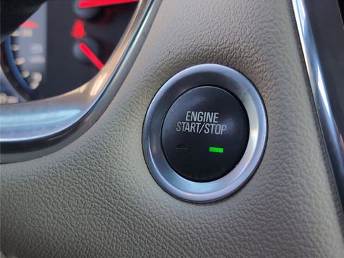 Used 2023 Chevrolet Traverse Premier image 18