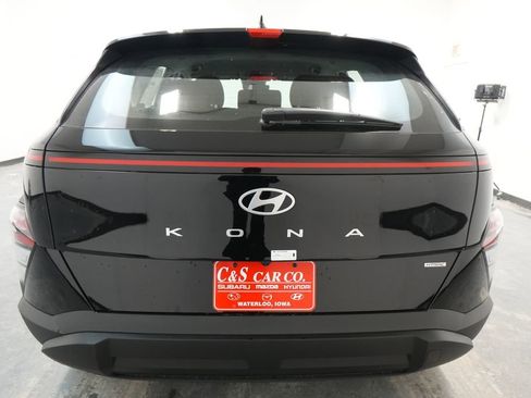 New 2026 Hyundai Kona SE image 7