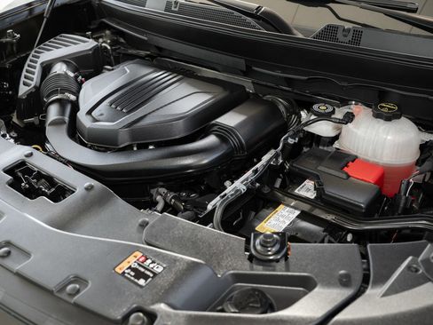 Used 2025 GMC Acadia Elevation image 34