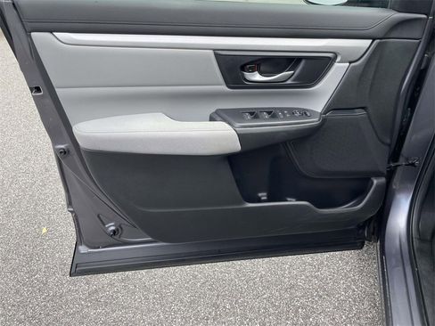 Used 2017 Honda CR-V LX image 11