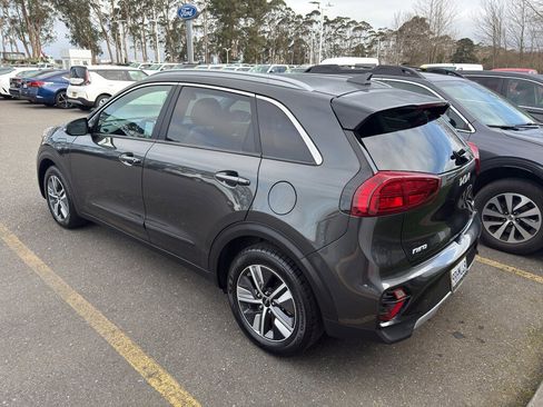 Used 2022 Kia Niro EX image 3