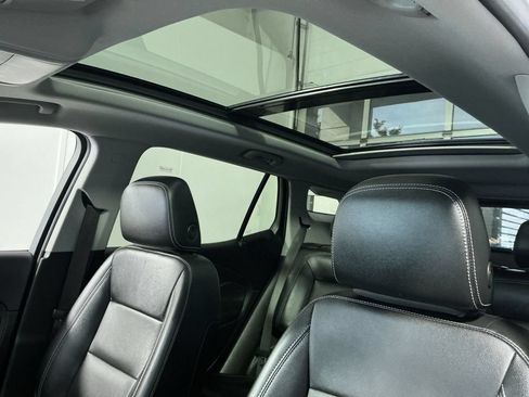 Used 2023 GMC Terrain SLT AWD/4WD image 25