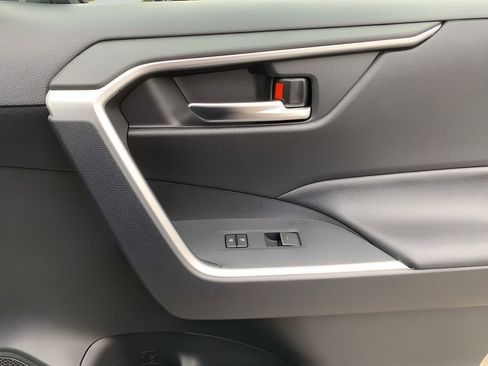 New 2025 Toyota RAV4 SE image 19