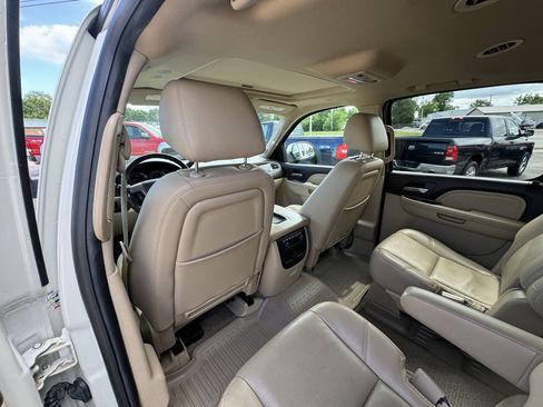 Used 2014 GMC Yukon XL Denali AWD/4WD image 30