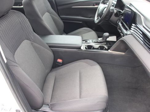 Certified 2025 Toyota Camry LE image 19