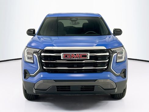 Used 2025 GMC Terrain Elevation AWD/4WD image 2