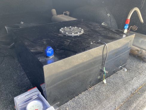 Used 1999 Chevrolet Silverado 3500 4x4 Crew Cab w/ Preferred Equipment Group 3 image 3