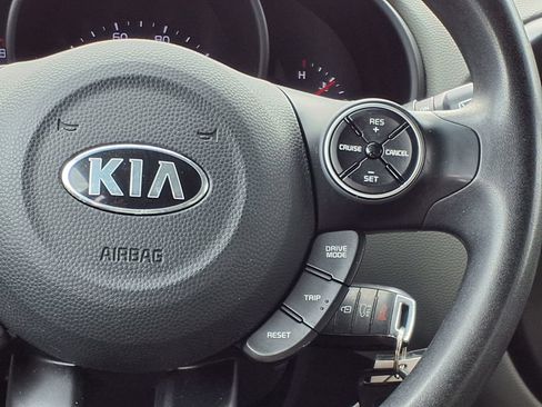 Used 2019 Kia Soul FWD image 18