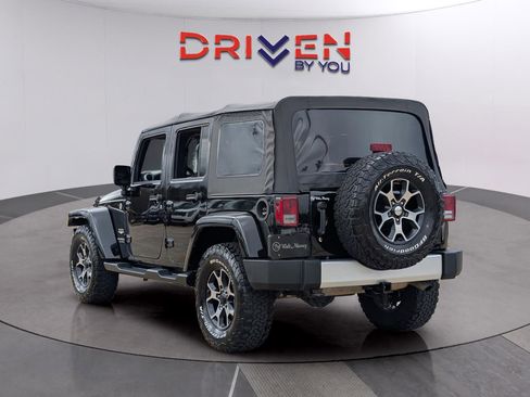 Used 2015 Jeep Wrangler Unlimited Sahara w/ Connectivity Group image 6
