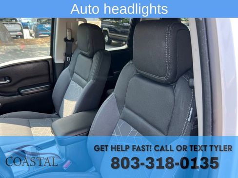 Certified 2025 Nissan Frontier SV w/ SV Convenience Package RWD image 11