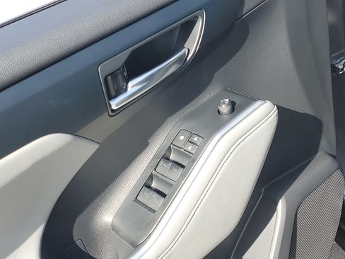 Used 2024 Toyota Highlander XLE FWD image 23