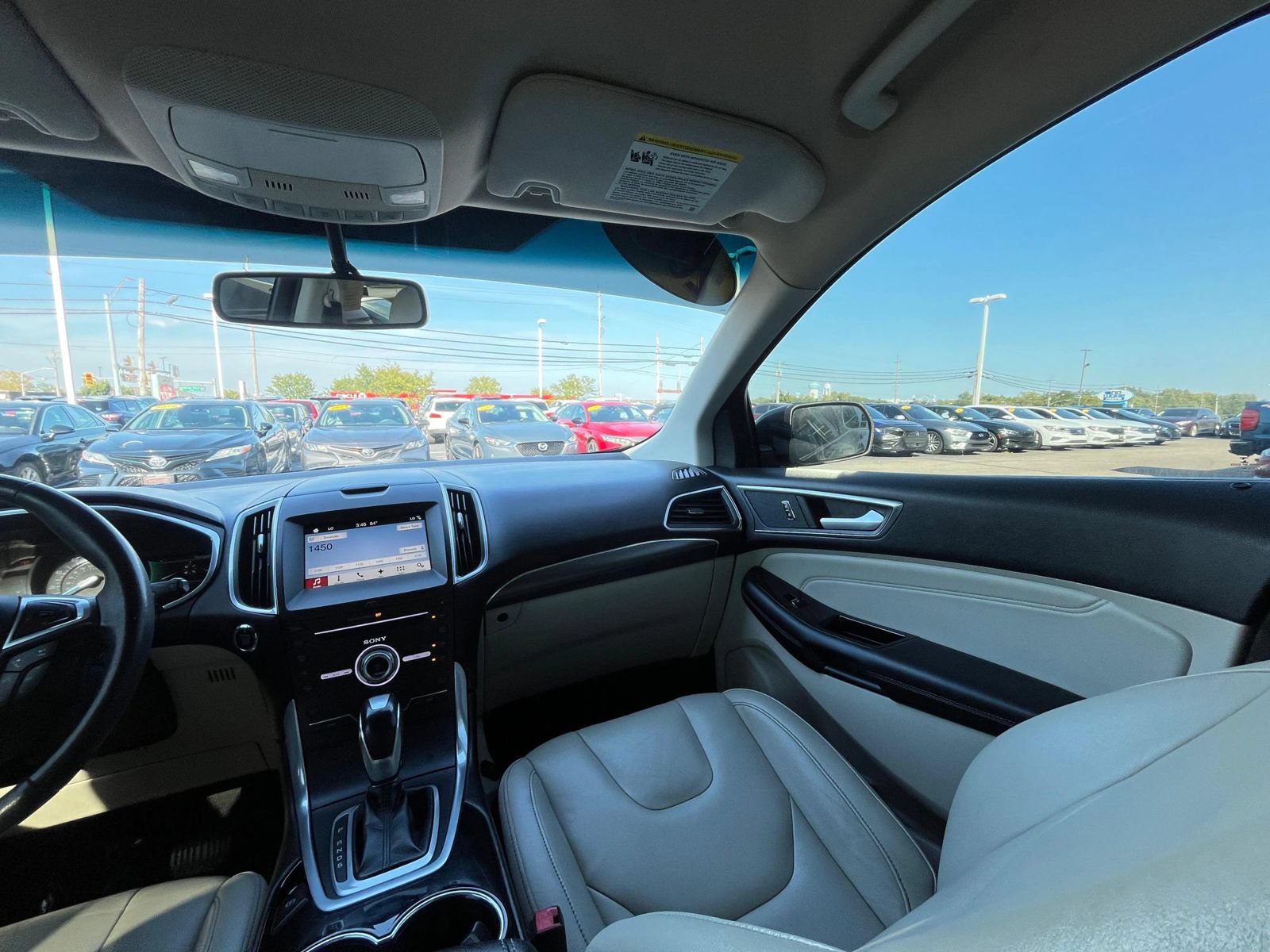 Used 2018 Ford Edge Titanium w/ Technology Package AWD/4WD image 40