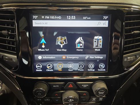 Used 2019 Jeep Grand Cherokee Limited w/ Luxury Group II image 28