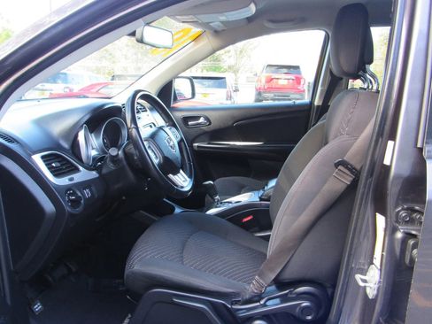 Used 2018 Dodge Journey SE w/ Popular Equipment Group image 14
