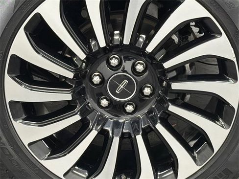 Certified 2022 Lincoln Navigator Black Label image 5