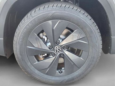 New 2026 Volkswagen Taos S image 10