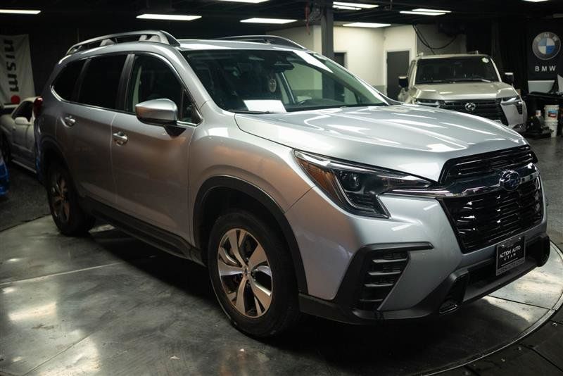 Used 2025 Subaru Ascent Premium AWD/4WD image 5