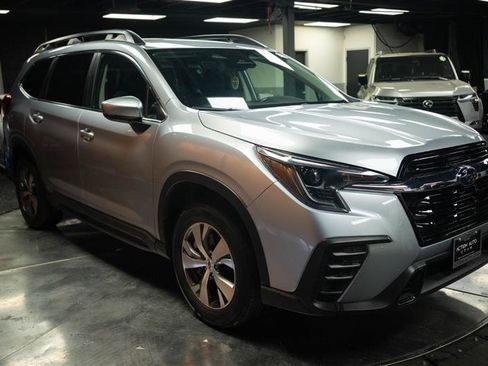 Used 2025 Subaru Ascent Premium AWD/4WD image 5