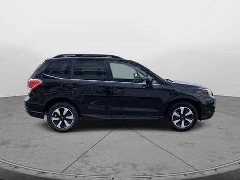 Used 2017 Subaru Forester 2.5i Limited AWD/4WD image 2
