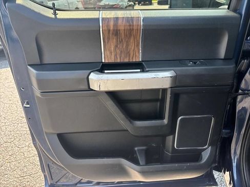 Used 2019 Ford F150 Lariat w/ Equipment Group 502A Luxury AWD/4WD image 18