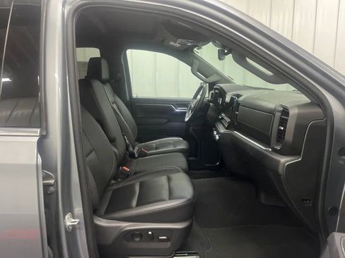 Used 2025 GMC Sierra 1500 SLT AWD/4WD image 10