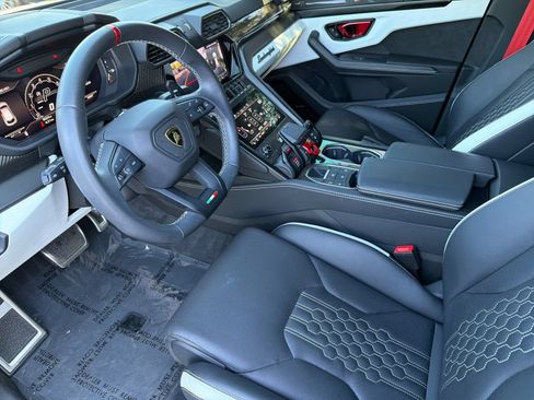 Used 2024 Lamborghini Urus S AWD/4WD image 9