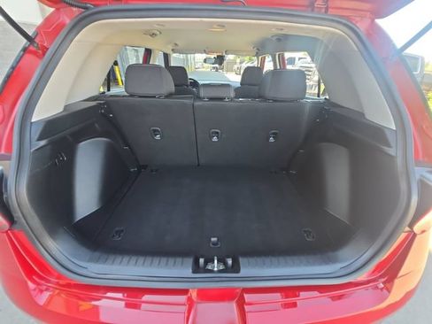 Used 2023 Hyundai Venue FWD image 23